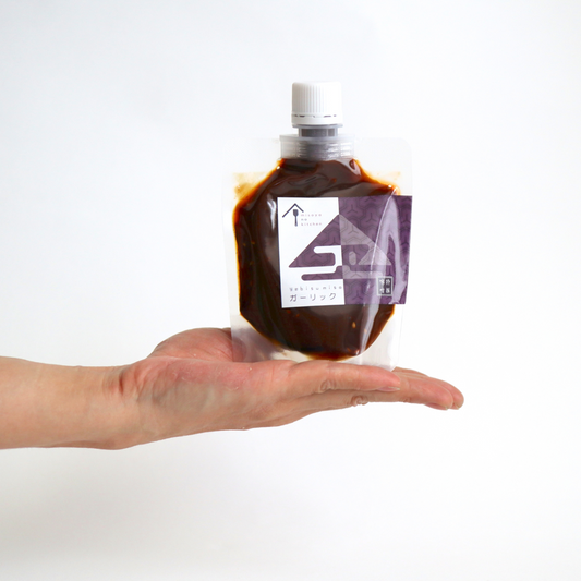 かけて付けて焼いて炒めて、とにかく万能なおかず味噌”ガーリック”