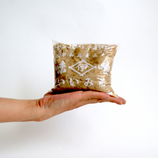 麦と塩だけでつくる、人生で一度は必ず食べたい麦味噌