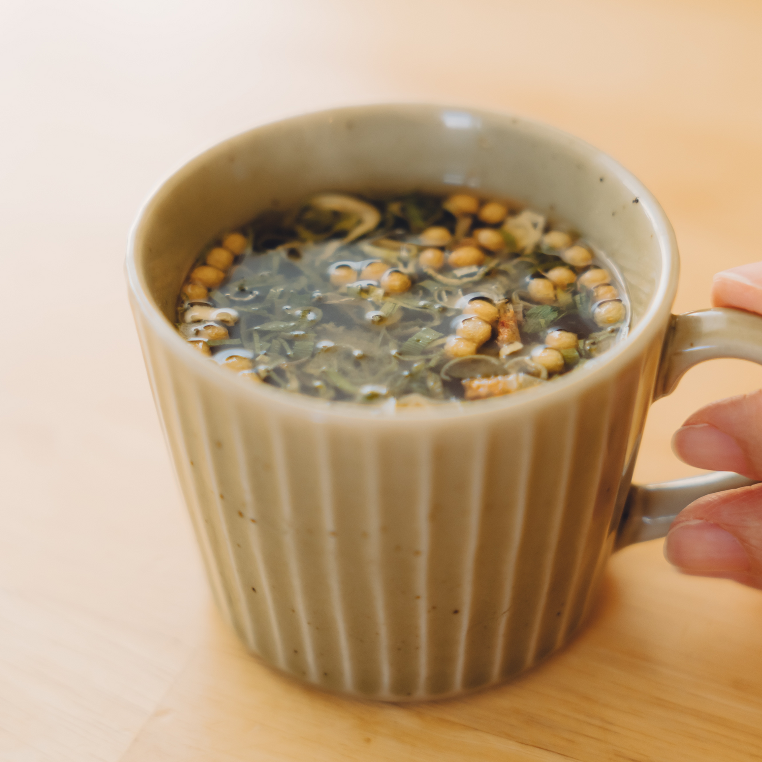 おやこみそ（インスタント味噌汁）の商品案内カット（別カット3）